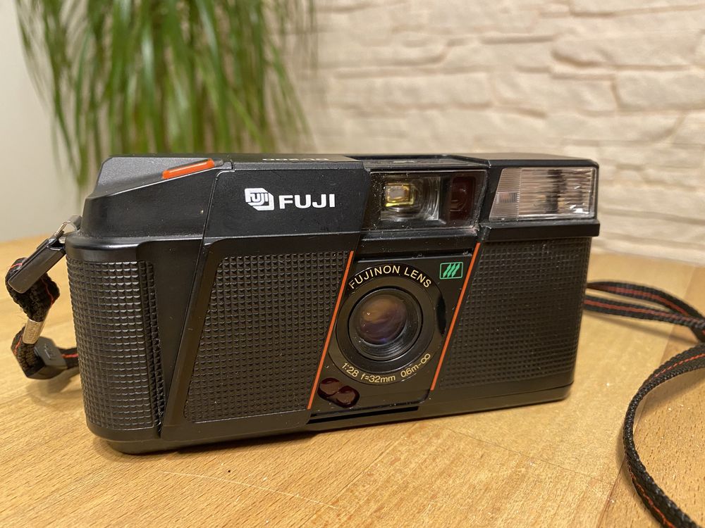 Fuji DL-200 - 32mm f2.8, zadbany, sprawny aparat analogowy