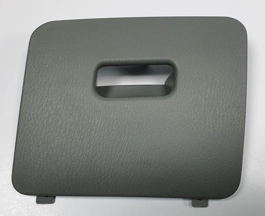 KLAPKA SCHOWKA OSŁONA OBUDOWA BEZPIECZNIKÓW NISSAN MICRA K11 689646F700