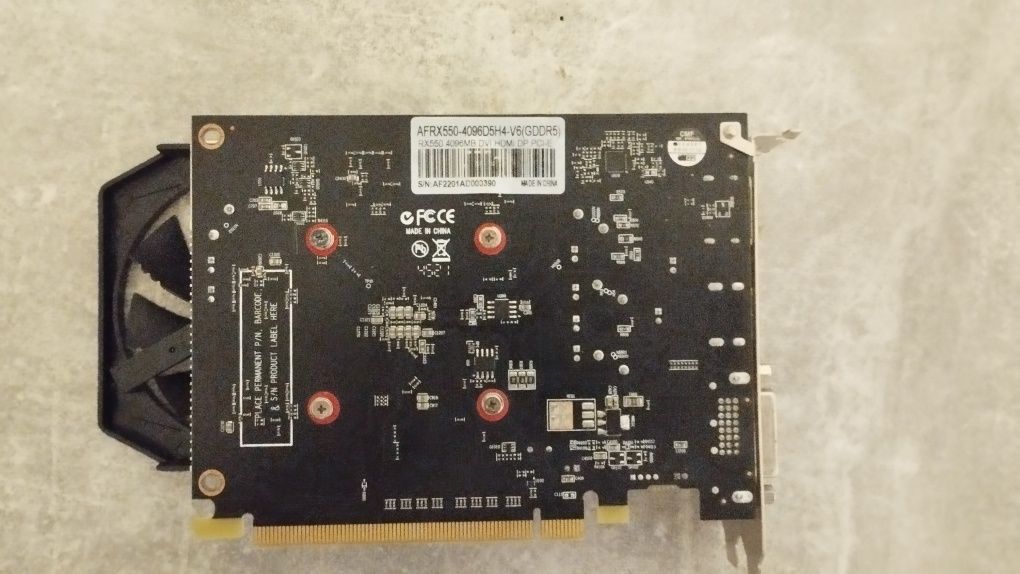 Відеокарта половина RX550 4096MB DVI HDMI DP PCL E
