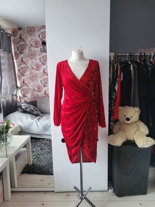 Czerwona welurkowa sukienka z cekinami 48-50, święta,  Andrzejki inne