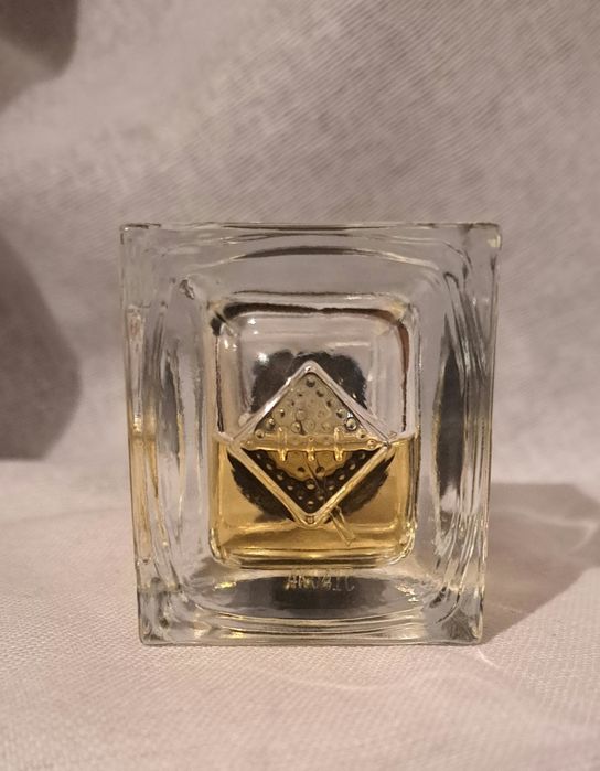 Bois Impérial Extrait de Essential Parfums