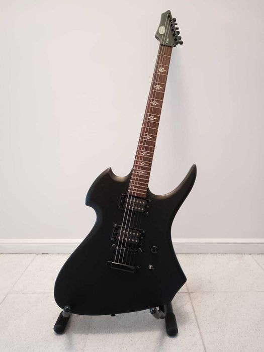 Guitarra Eléctrica Stagg H300 Black Goth