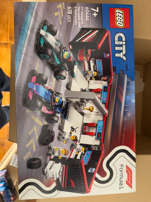 LEGO 60444 - Garagem de F1® e Carros da Mercedes-AMG e Alpine