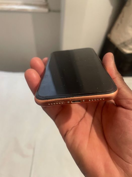Vendo IPhone XR em bom estado