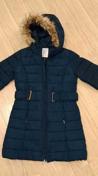 Ciepła kurtka zimowa dla dziewczynki. Firma Reserved. Rozmiar 140 cm (