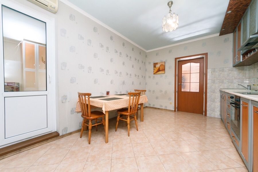 Посуточно  квартира Оболонский пр-кт 36Д м. героев днепра