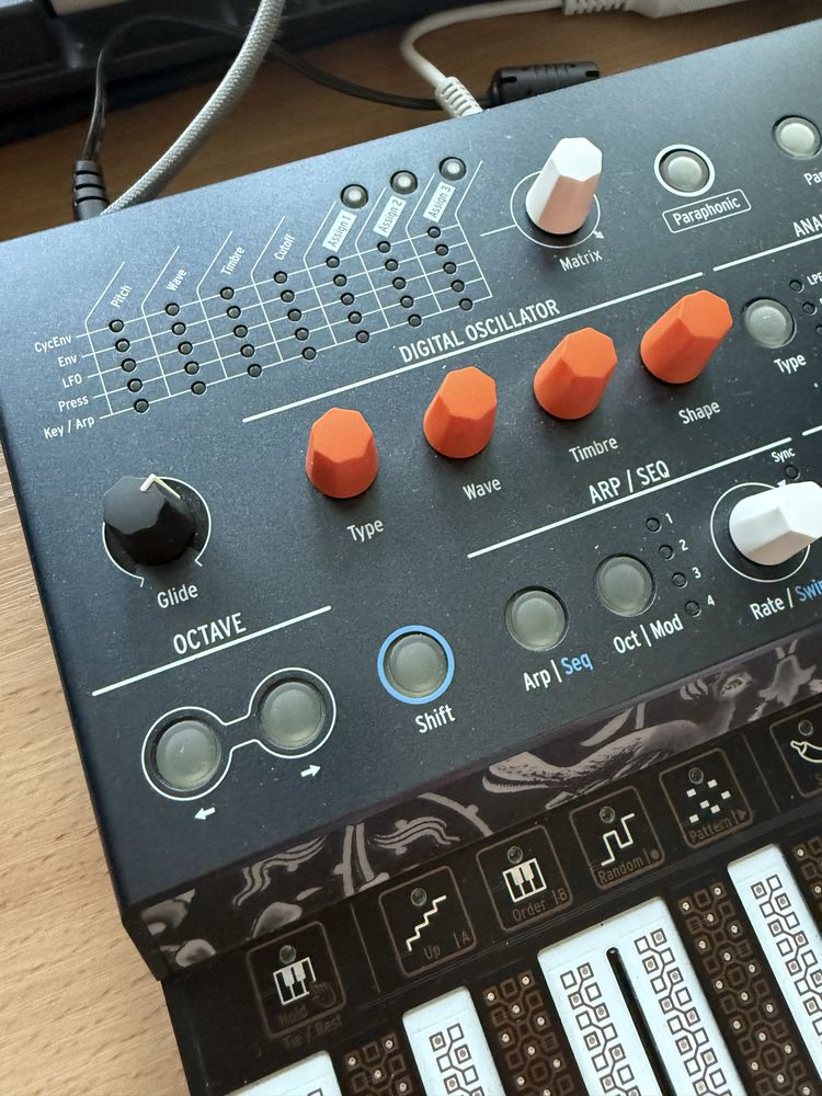 Синтезатор Arturia MicroFreak