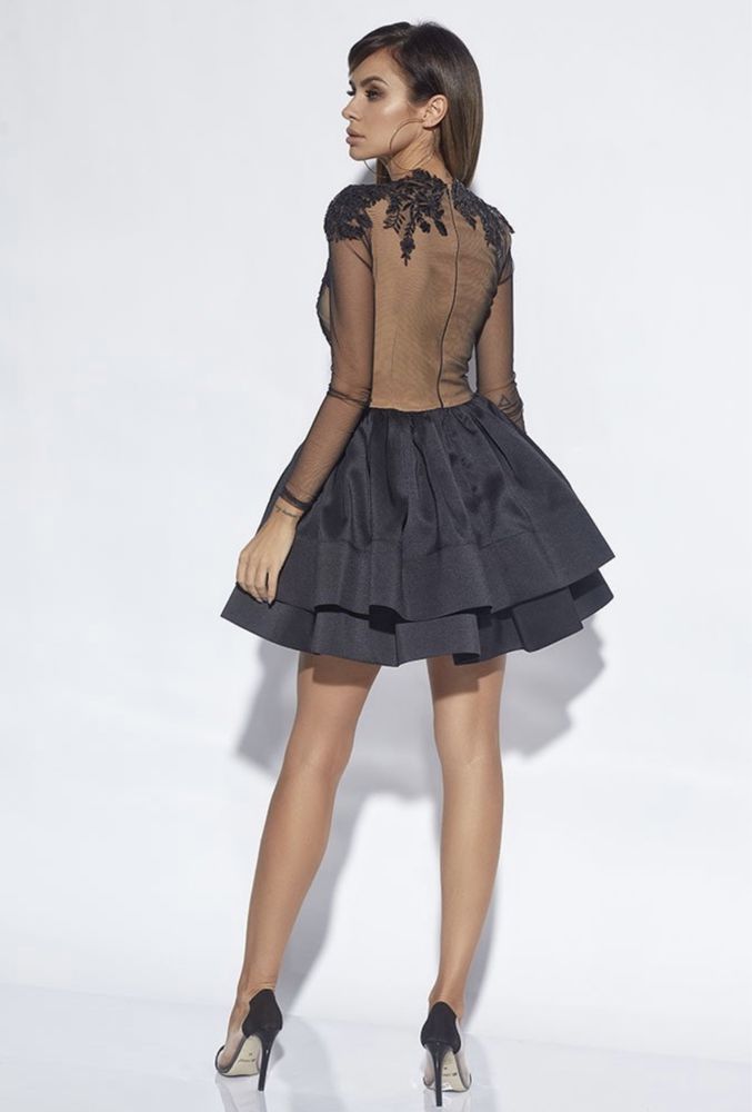 Sukienka Lou Odilla XS czarna rozkloszowana