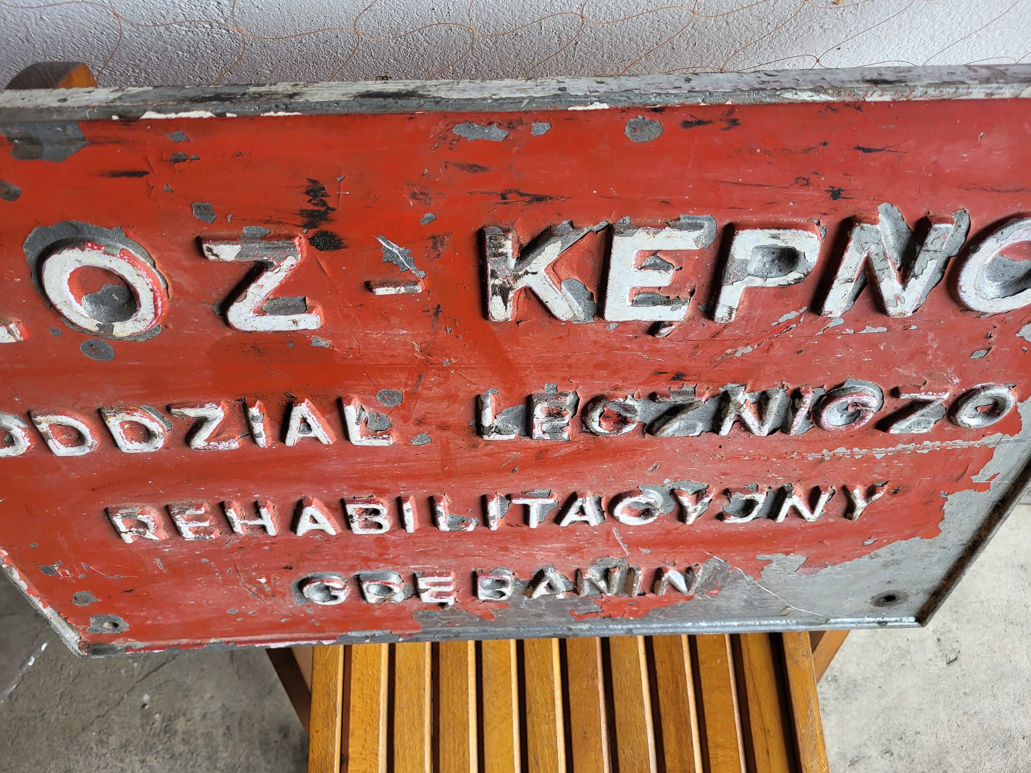 Stara tablica z PRL u Informacyjna ostrzegawcza???