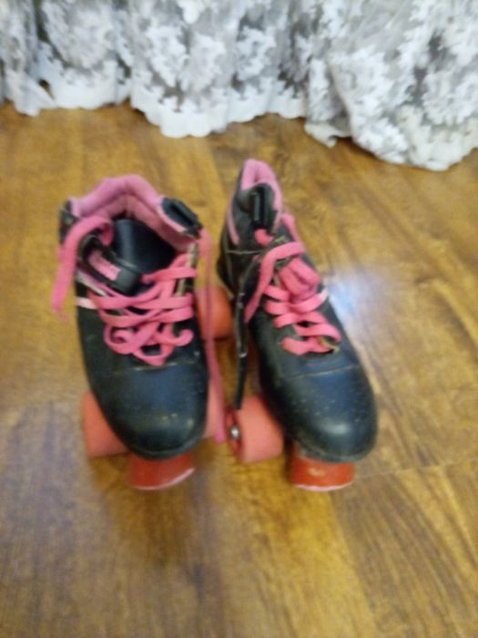 Ролики дитячi,довжина устілки 22 см,додаю наколінники