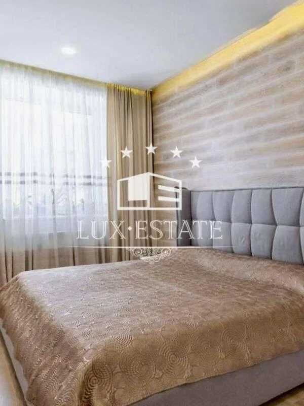 Продажа 3-комнатной квартиры в ЖК "Изумрудный город". Район Бот. Сада
