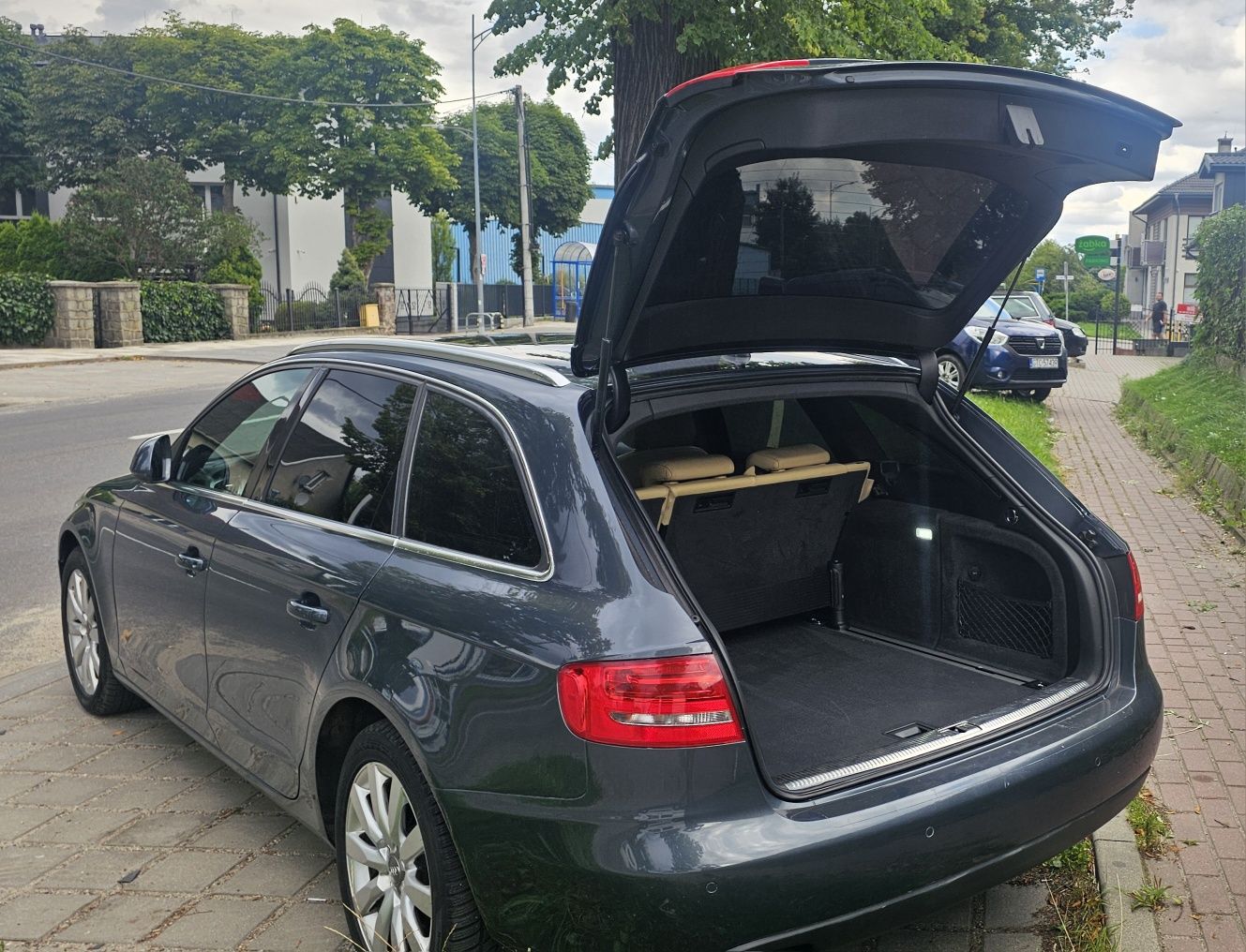 Audi A4 B8 2.0 TDI kombi hak automat skóry  webasto