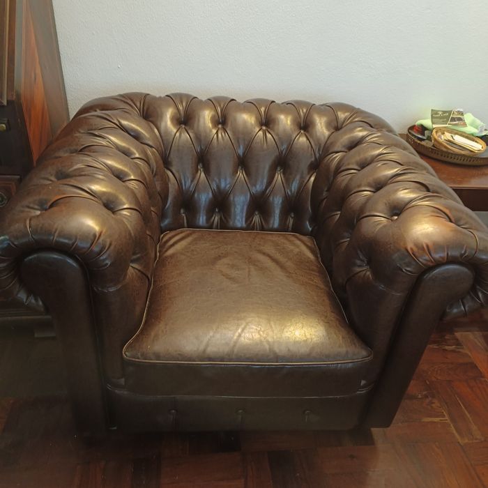 Conjunto sofás Chesterfield