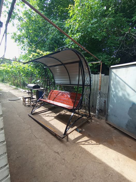 Качель садовая .