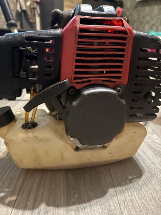 Тример бензиновий з двотактним двигуном БТ-52/3600
