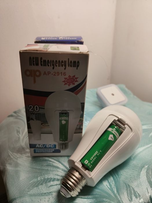 Лампа аварійна AP-2916 з 2 акумуляторами 20 watt 6800-7300k