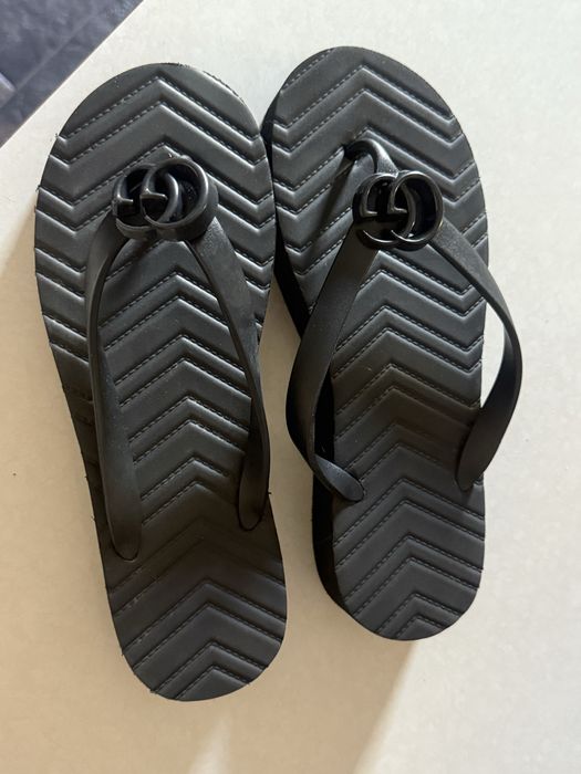Klapki japonki basenowe Gucci 38