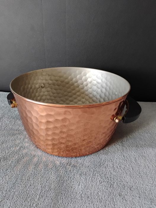 Miedziany garnek naczynie kuchenne