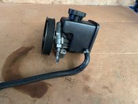 Bomba de direçao assistida Mercedes W211 E220 E270/ W203 C220 C270 CDI
