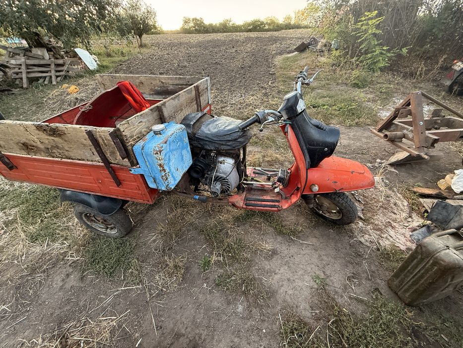 Продам  моторолер  стан непоганий .
