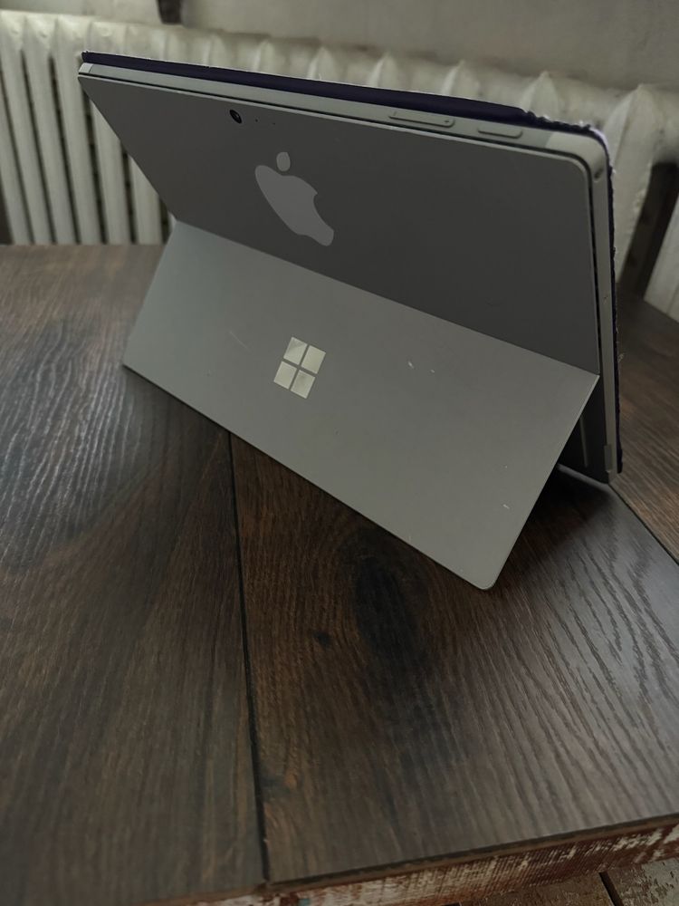 Продам Microsoft Surface pro 5 4/128