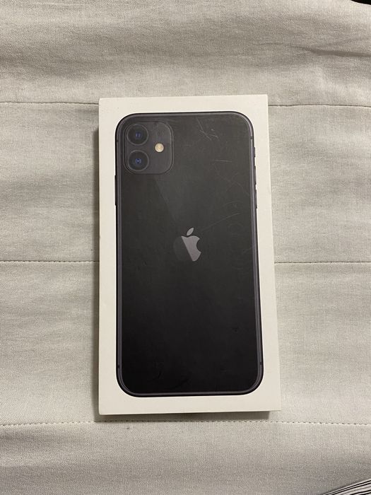 iPhone 11 com acessórios