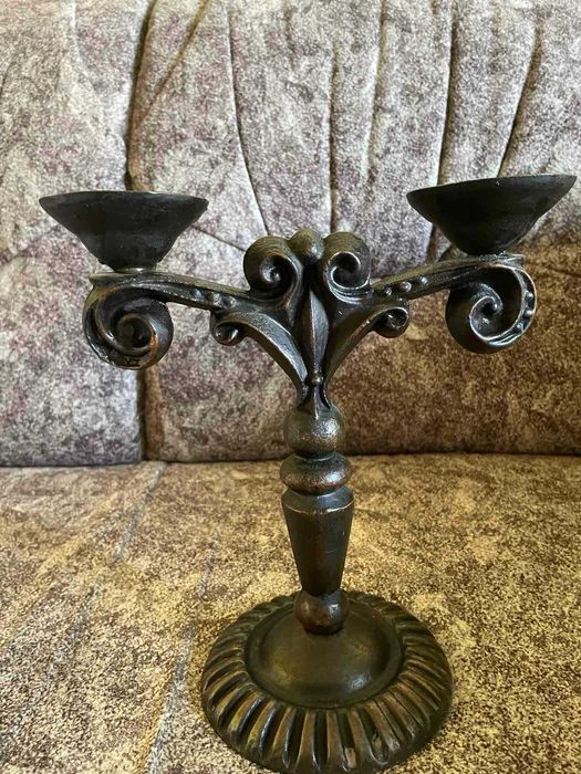 Вінтажний металевий підсвічник