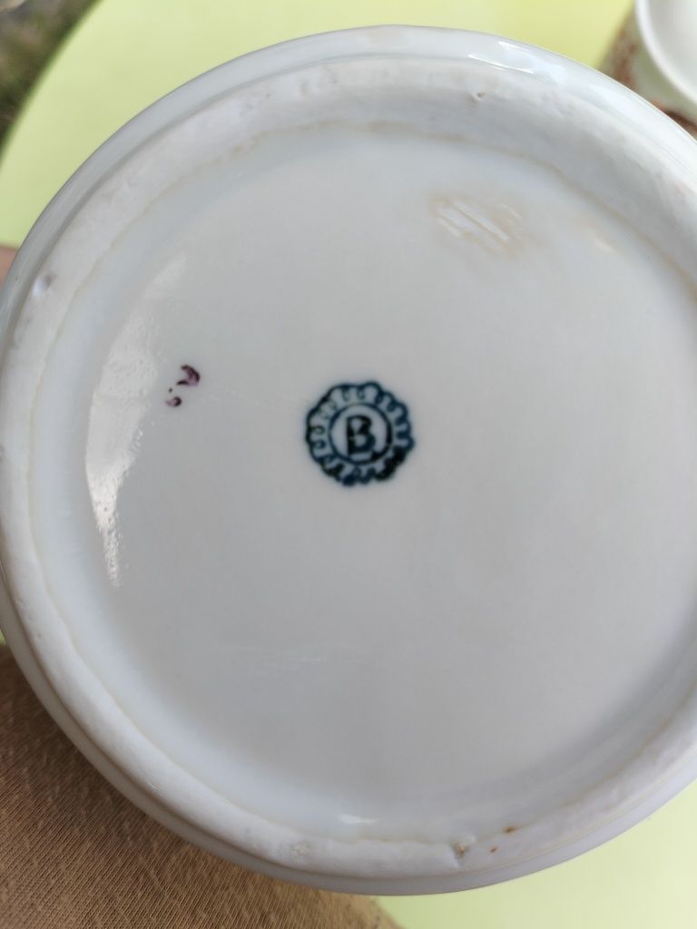 Porcelanowe pojemniki bogucic