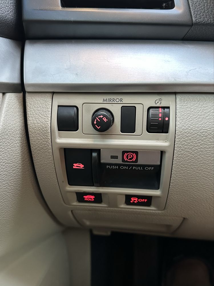 Продам Subaru Legacy 2013 2014 2.5 газ/бензин шикарное состояние