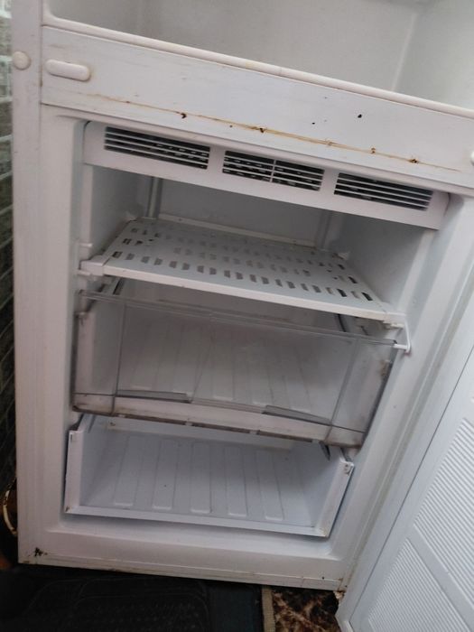 Продам холодильник Кристал