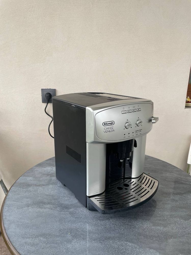 Кавомашина DeLonghi ESAM 2200S Magnifica