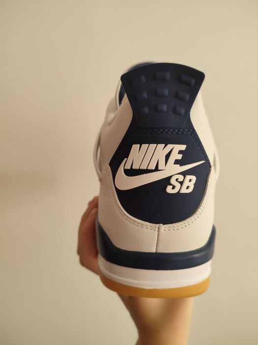 Air Jordan 4 SB Navy