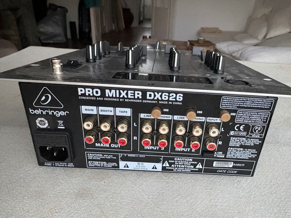 Behringer dx626 pro mixer