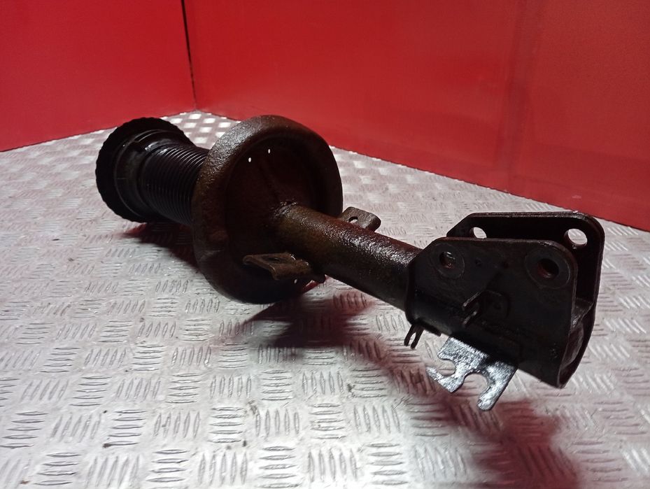 Стойка передня Рено Мастер 3 ліва права стійка амортизатора Master 3