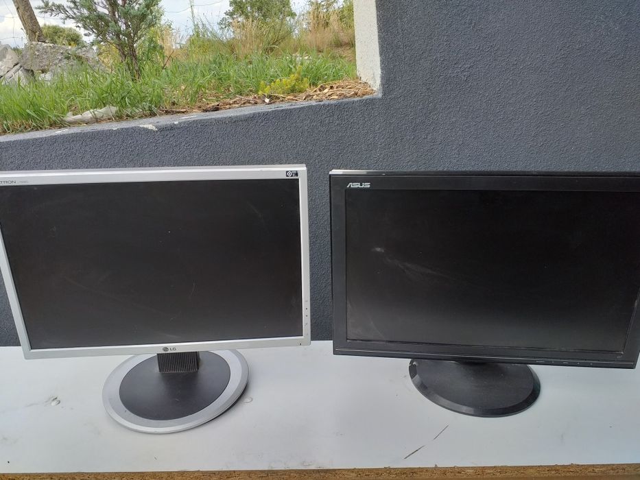 Monitor x2. Zestaw