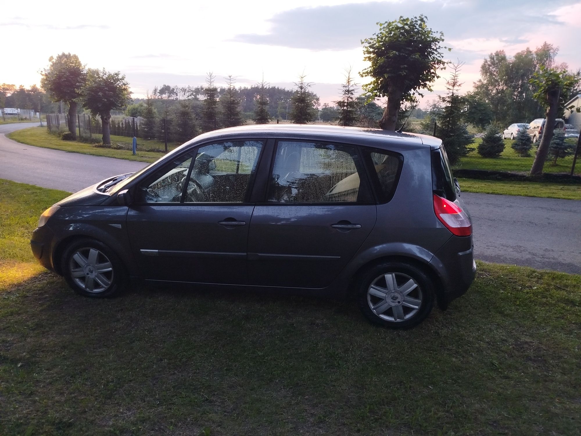 Renault Scenic 2.016v