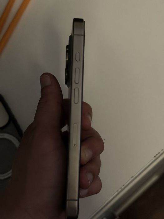 Iphone 15 Pro 92% baterii