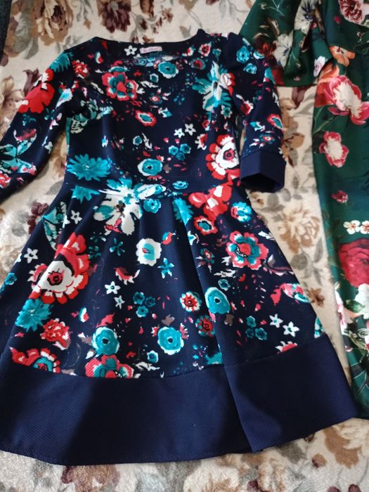 Платья женские 36-38размер