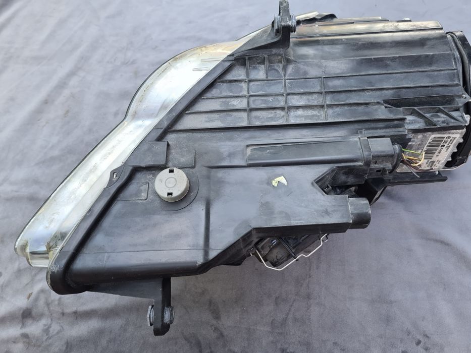 Lampa.Przednia Lewa BI Xenon Skretny VW Passat b6
