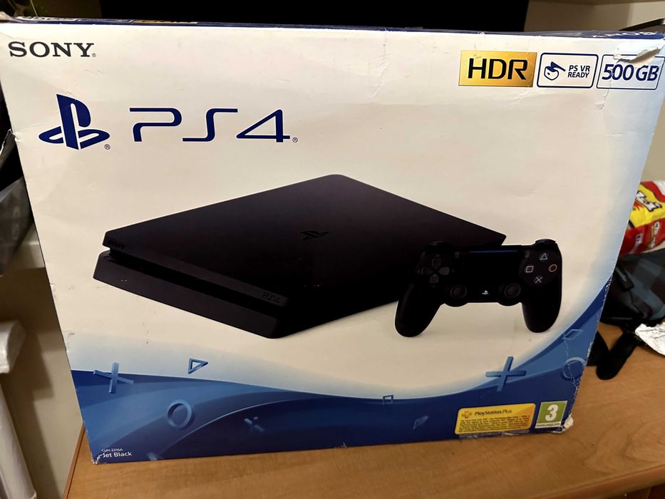 Konsola PS4 500GB slim + cztery gry do wyboru