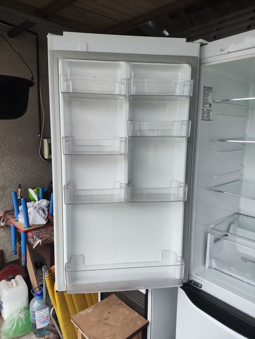 Холодильник LG, загальний об’єм 223