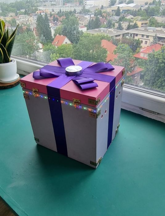 Tykająca bomba wybuchające pudełko zabawa weselna DJ zespół wysyłka KR