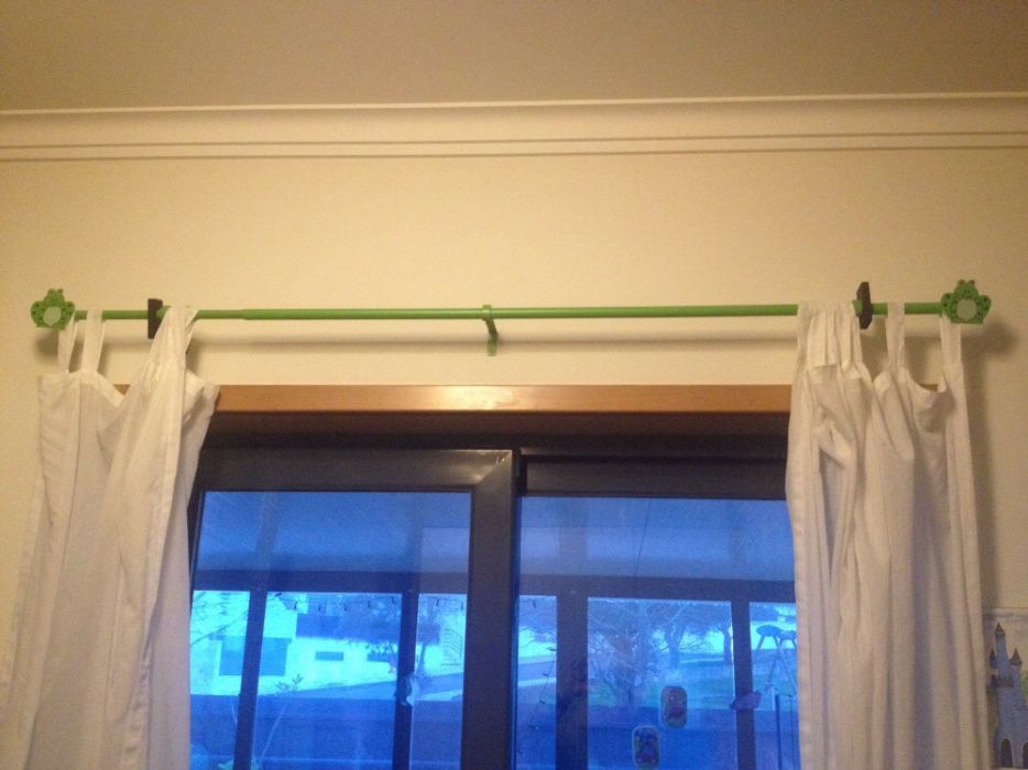 Varão cortinado extensível- quarto criança