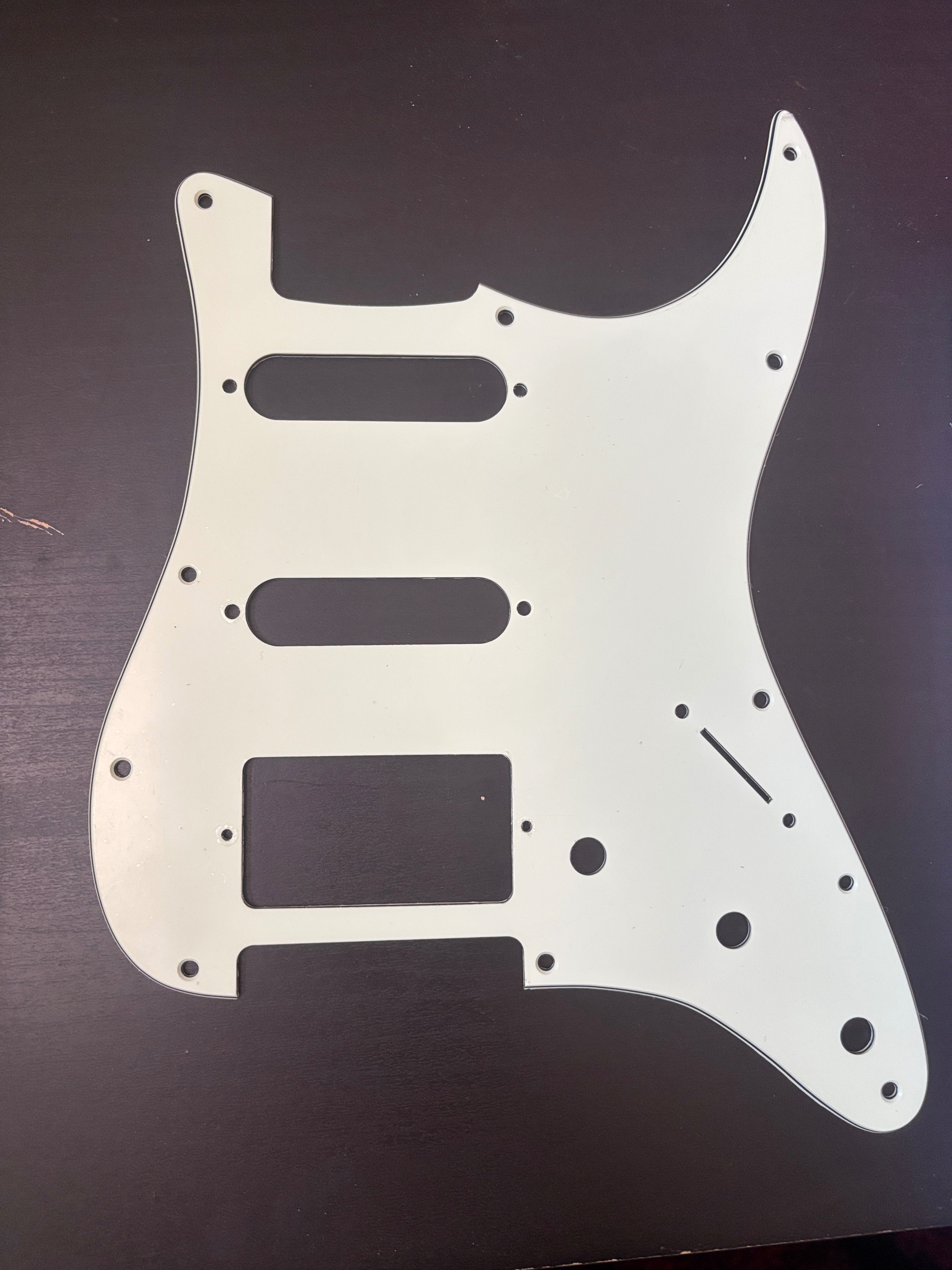 Pickguard Stratocaster Modern 11 Holes