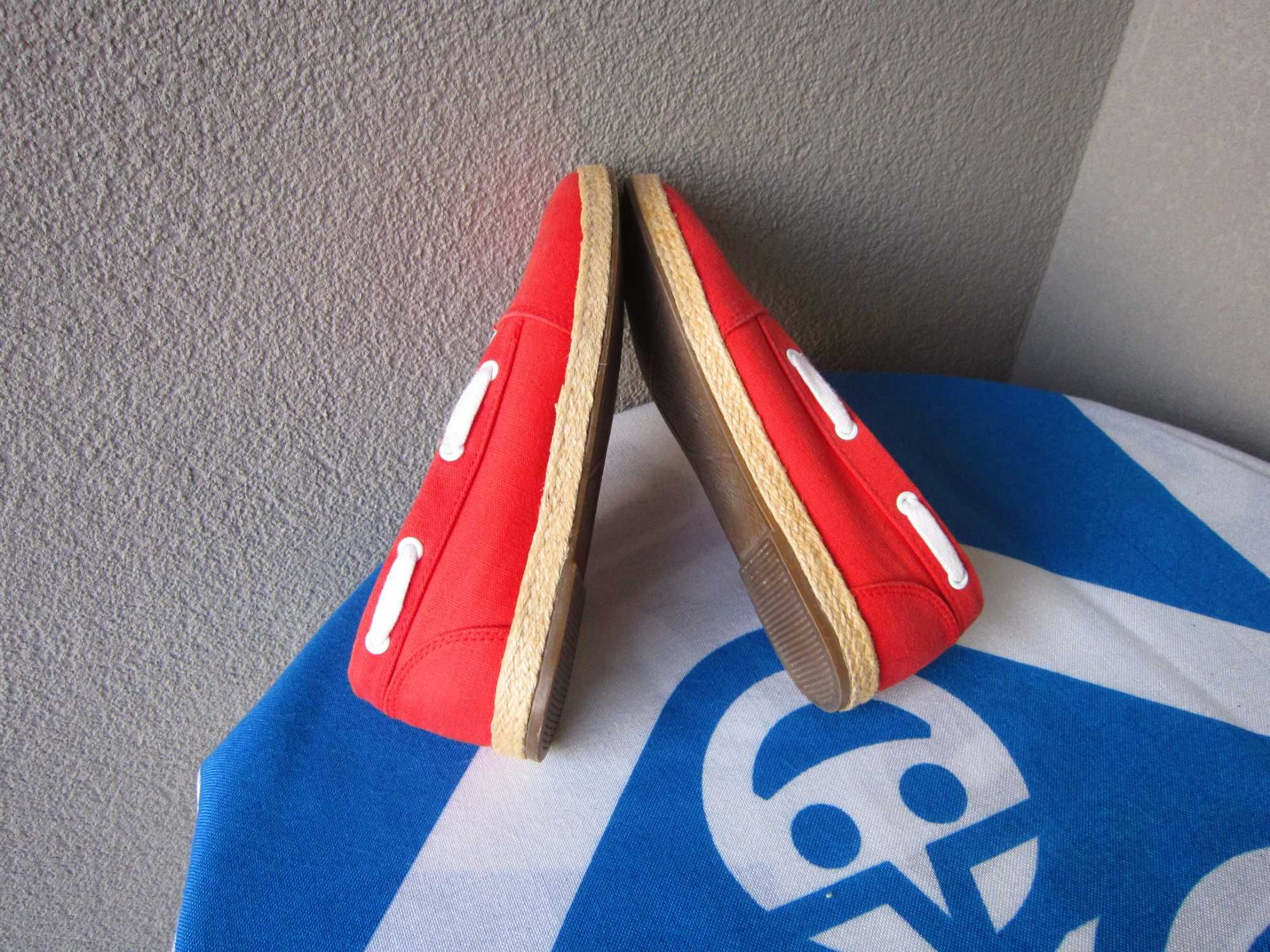 Espadryle czerwone