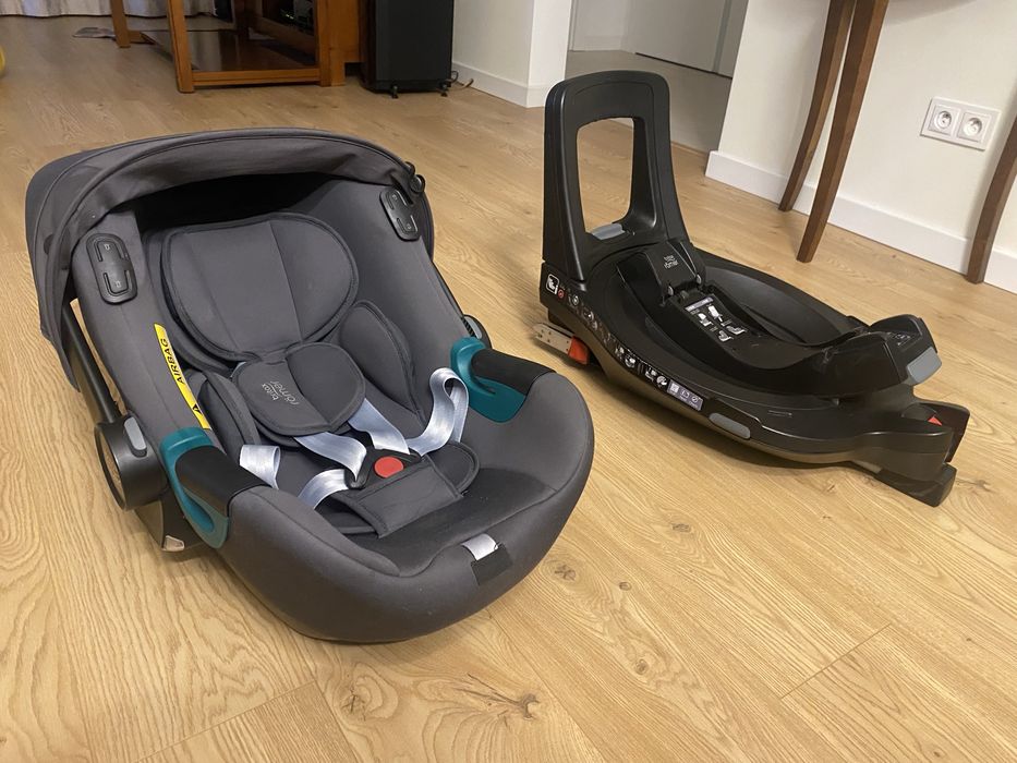 Britax Romer Baby-safe iSense fotelik samochodowy z bazą w zestawie