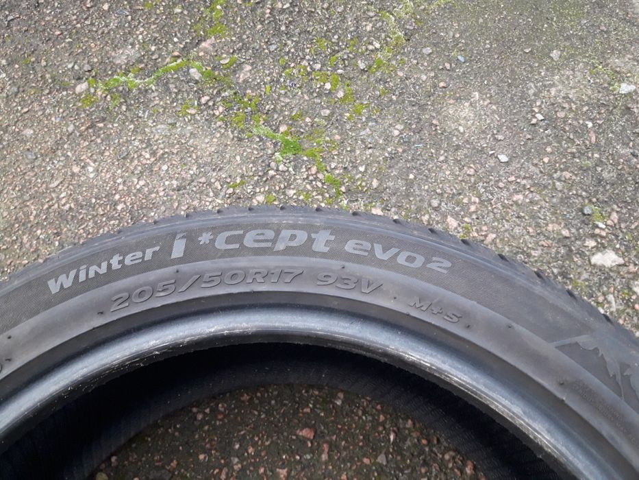 Шини б/у R-17/205/50 Hankook Winter I*Cept Evo2 ЗИМА