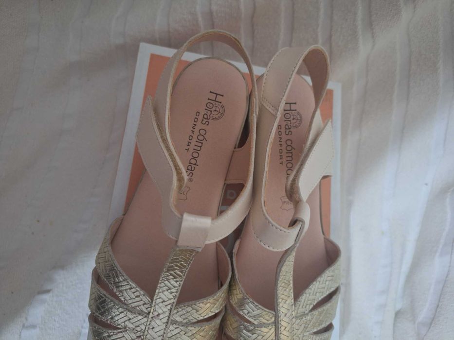 Sandalias novas tamanho 35