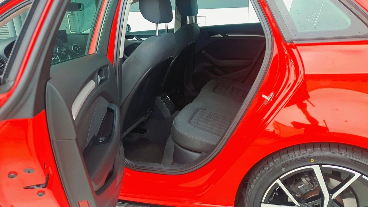 Audi A3 SPORTBACK ULTRA 1.6TDI 110 cv "LOOK RS3"