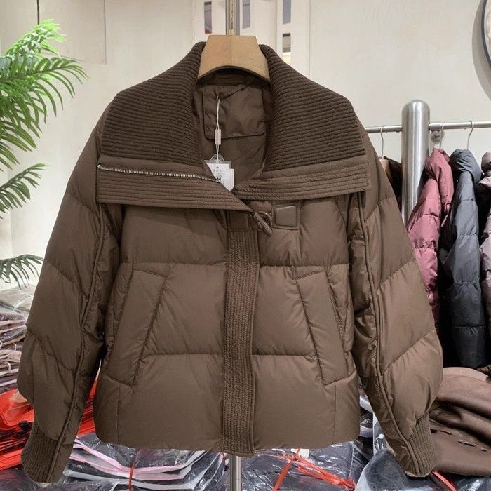 Коричнева куртка пуховик з вʼязаними вставками